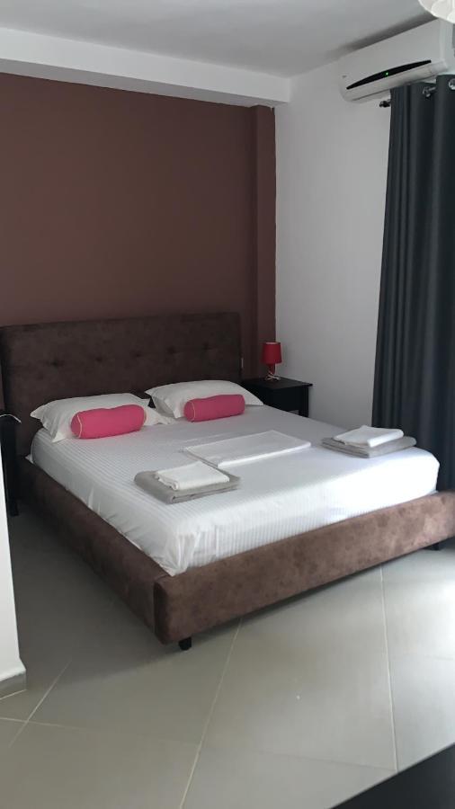 Hotel Natali Dhërmi Exteriör bild