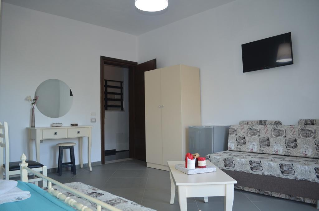 Hotel Natali Dhërmi Exteriör bild